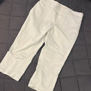 Chico’s White Capri Jegging